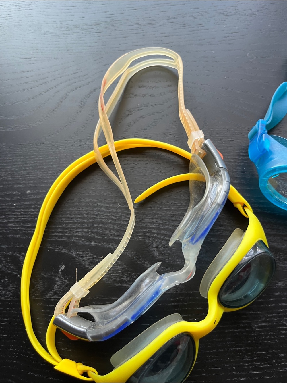 Speedo Swim Goggles Lot of 4 Blue Green Yellow Clear Biofuse Adjustable Straps - Picture 11 of 16